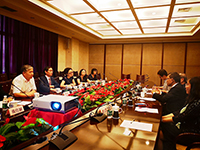 President Tuan leads a delegation to meet with the representatives of School of Medicine, Shanghai Jiao Tong University